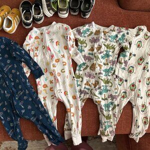 Toddler boy (or girl) Onesie pajamas bundle Size:18-24M